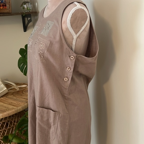 Tan cotton and linen embroidered dress with pockets - Picture 3 of 6